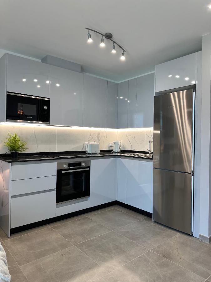 E1 Presidential Studios On High Floor With Stunning Sea Views ยิบรอลตาร์ ภายนอก รูปภาพ