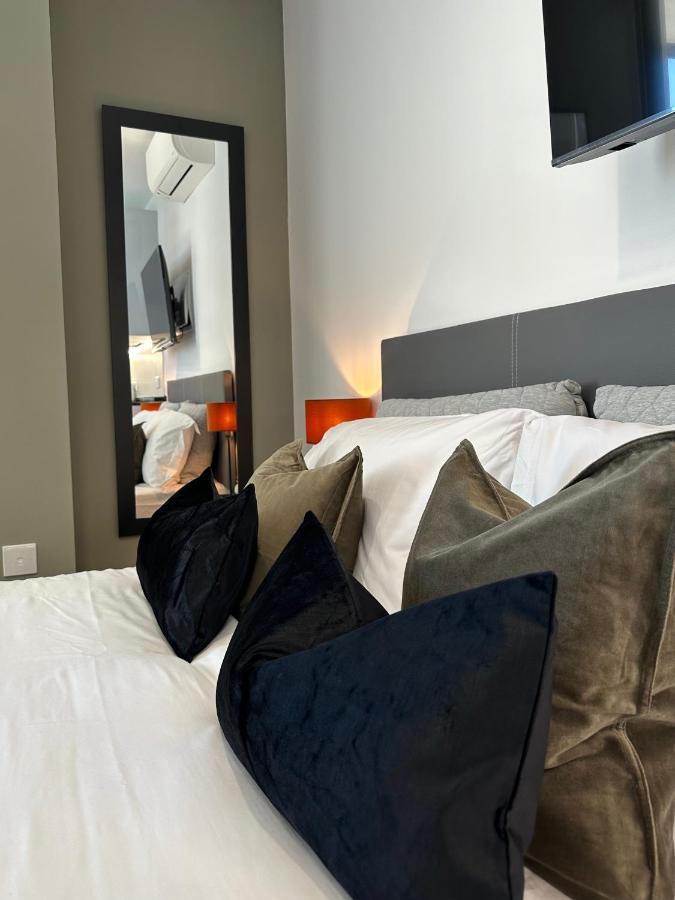 E1 Presidential Studios On High Floor With Stunning Sea Views ยิบรอลตาร์ ภายนอก รูปภาพ