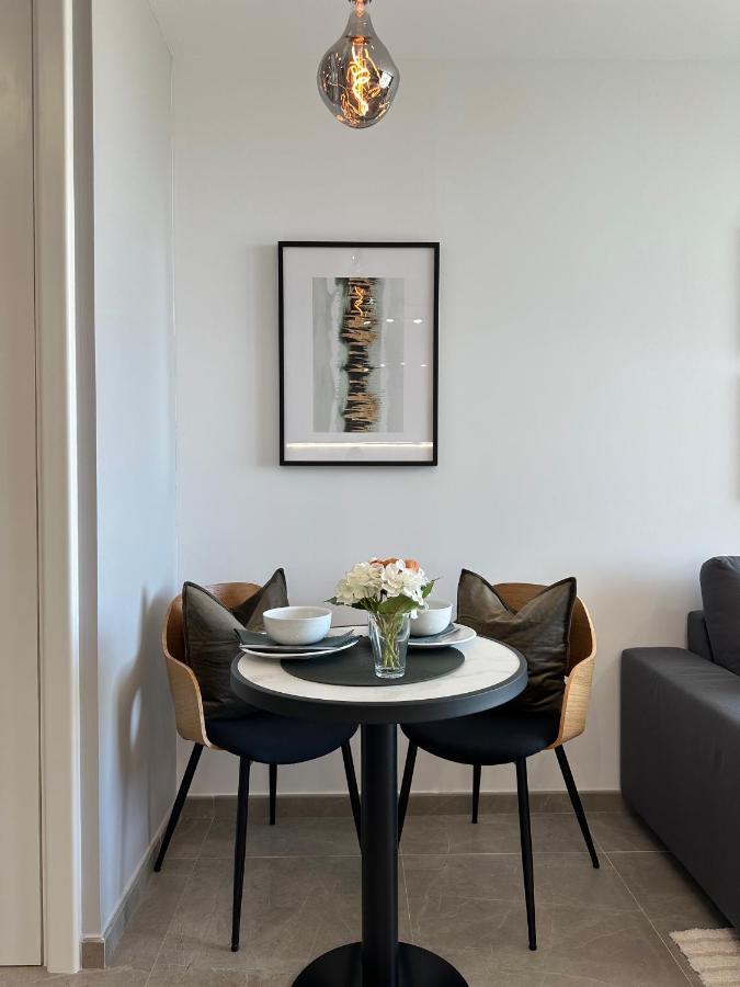 E1 Presidential Studios On High Floor With Stunning Sea Views ยิบรอลตาร์ ภายนอก รูปภาพ