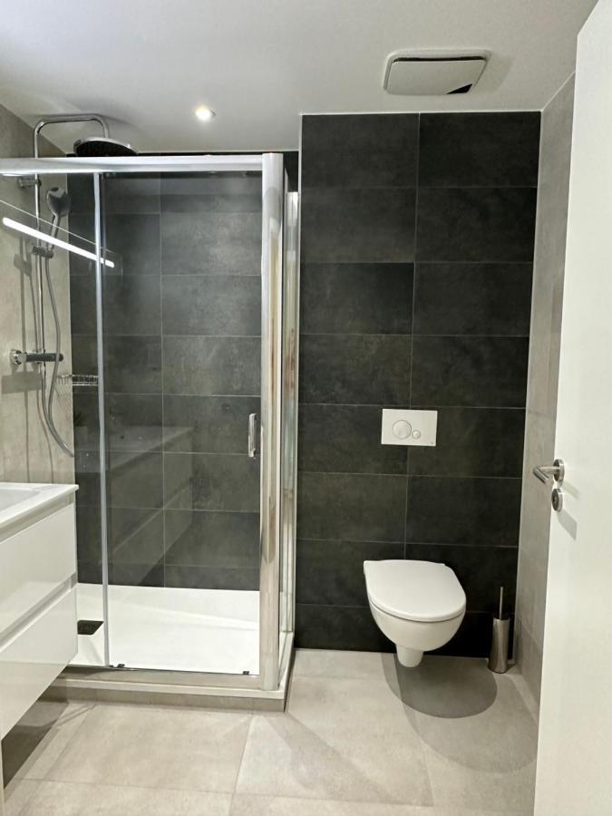 E1 Presidential Studios On High Floor With Stunning Sea Views ยิบรอลตาร์ ภายนอก รูปภาพ