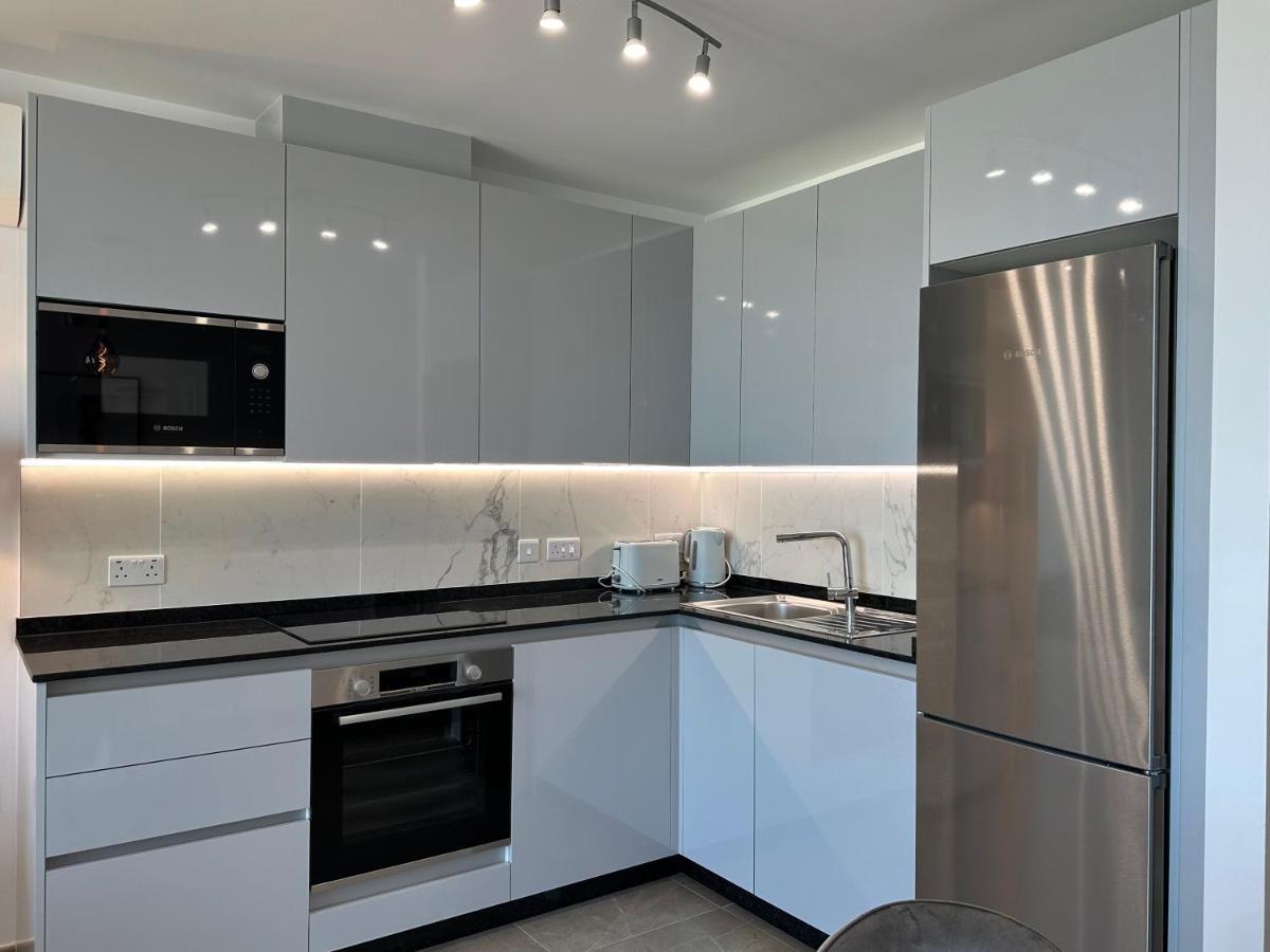 E1 Presidential Studios On High Floor With Stunning Sea Views ยิบรอลตาร์ ภายนอก รูปภาพ