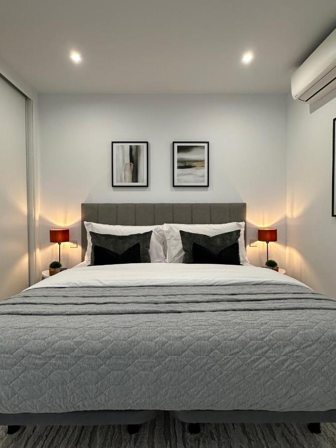 E1 Presidential Studios On High Floor With Stunning Sea Views ยิบรอลตาร์ ภายนอก รูปภาพ